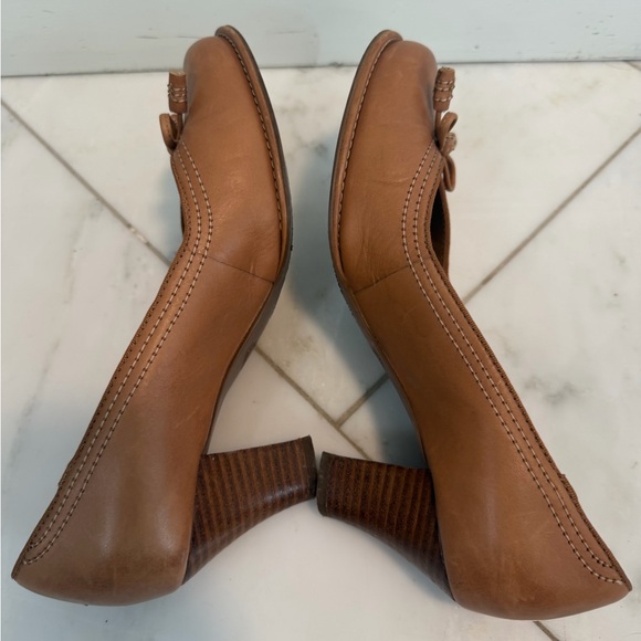 Clark’s Artisan Tan Leather Bow Round Toe Block High Heels Women’s 8 - Picture 5 of 10